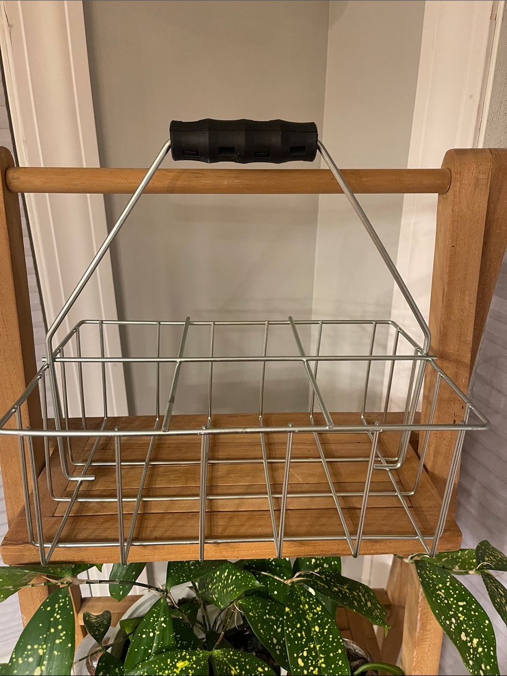 Metal Wire Milk Bottle Basket with Handle - Silver